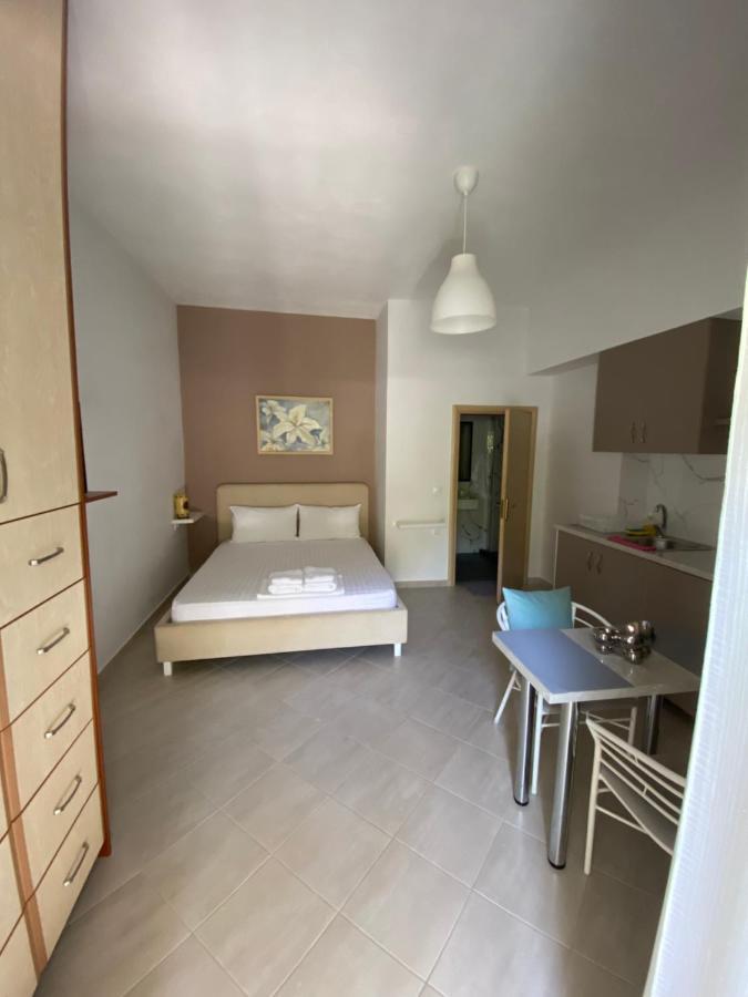 Lr Apartments Sarandë Buitenkant foto