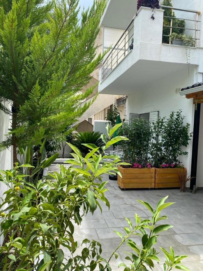 Lr Apartments Sarandë Buitenkant foto