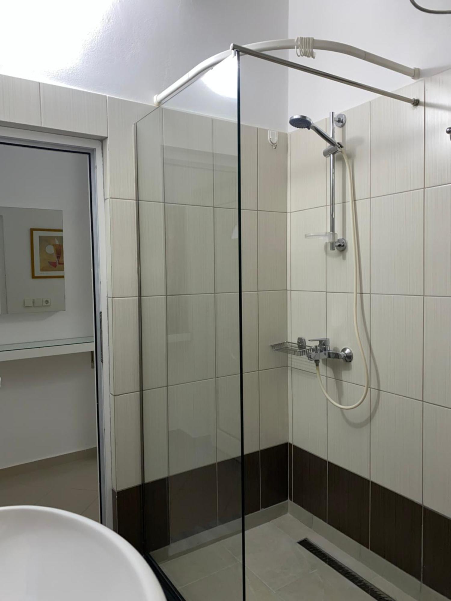 Lr Apartments Sarandë Buitenkant foto
